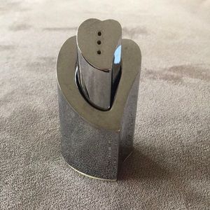 HEART SALT AND PEPPER SHAKERS